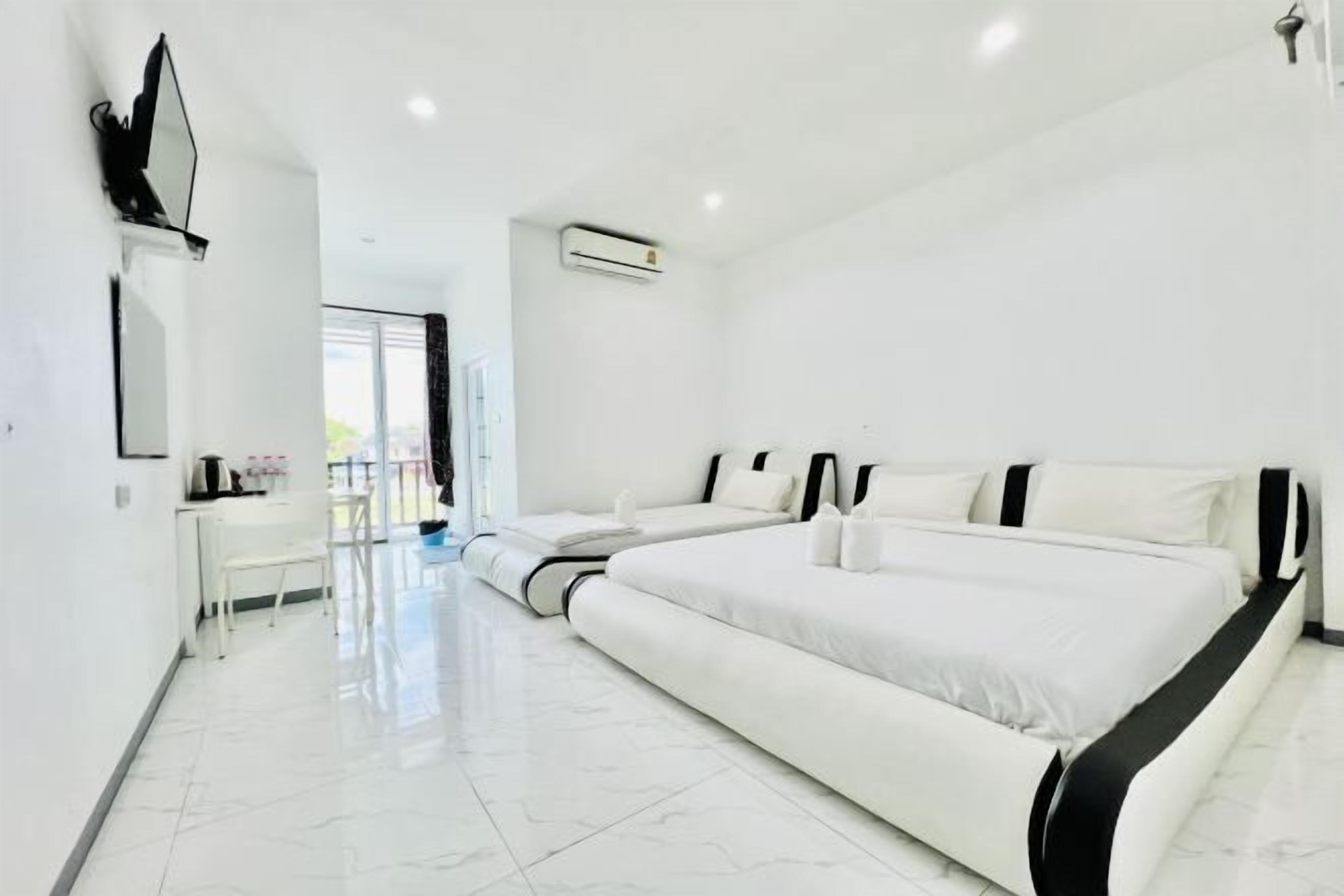 Desk, free WiFi, bed sheets