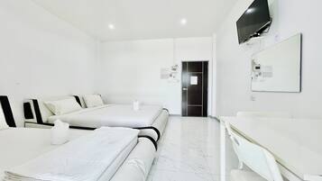 Deluxe Room | Desk, free WiFi, bed sheets