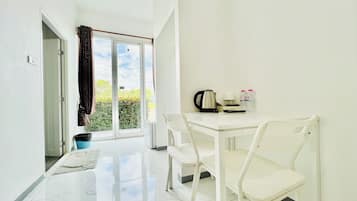 Standard Double Room | Desk, free WiFi, bed sheets