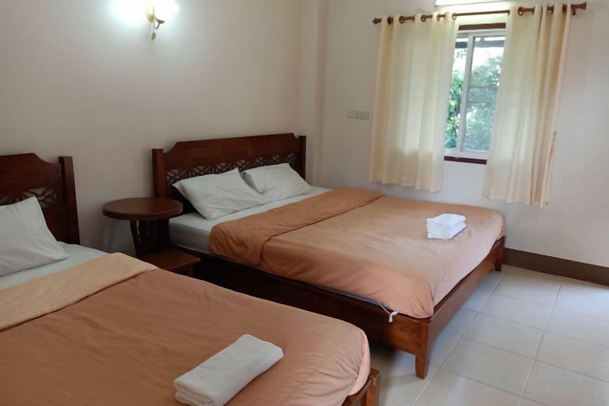 Desk, blackout curtains, free WiFi, bed sheets