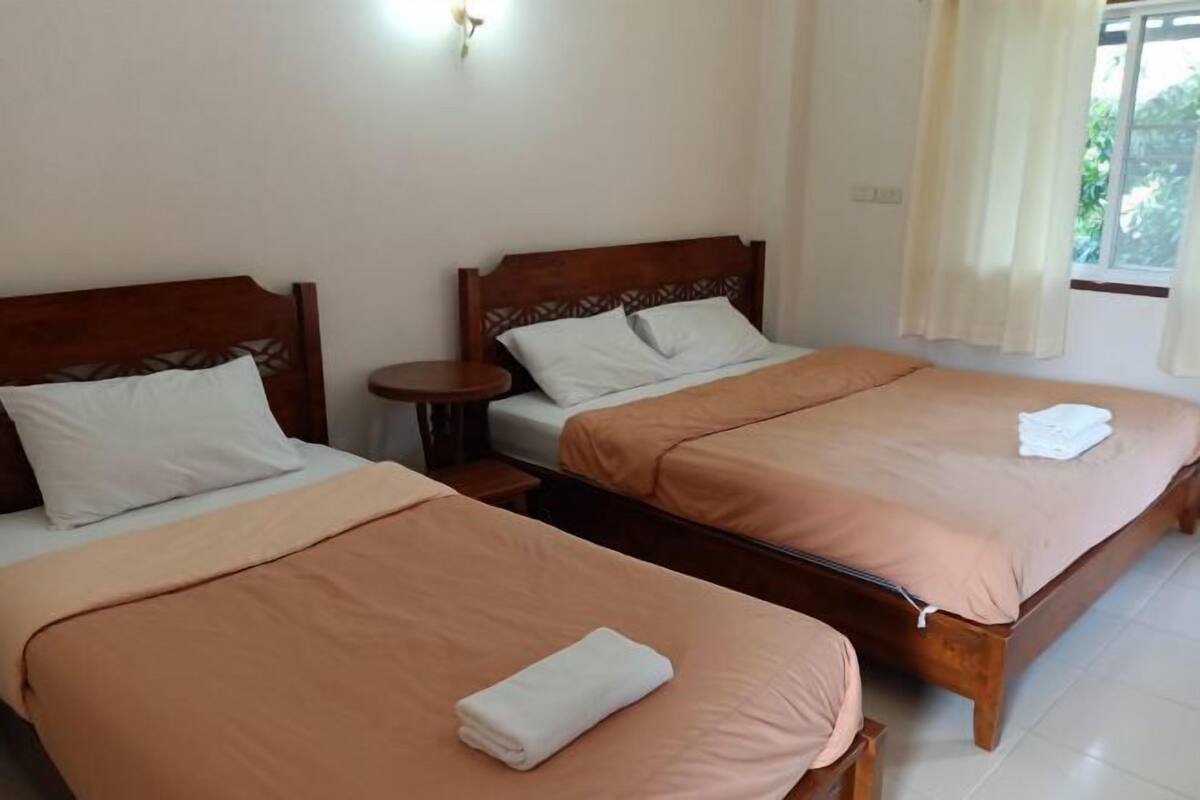 Desk, blackout drapes, WiFi (free), bed sheets