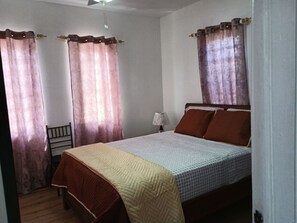 1 chambre, fer et planche à repasser, Wi-Fi, literie fournie