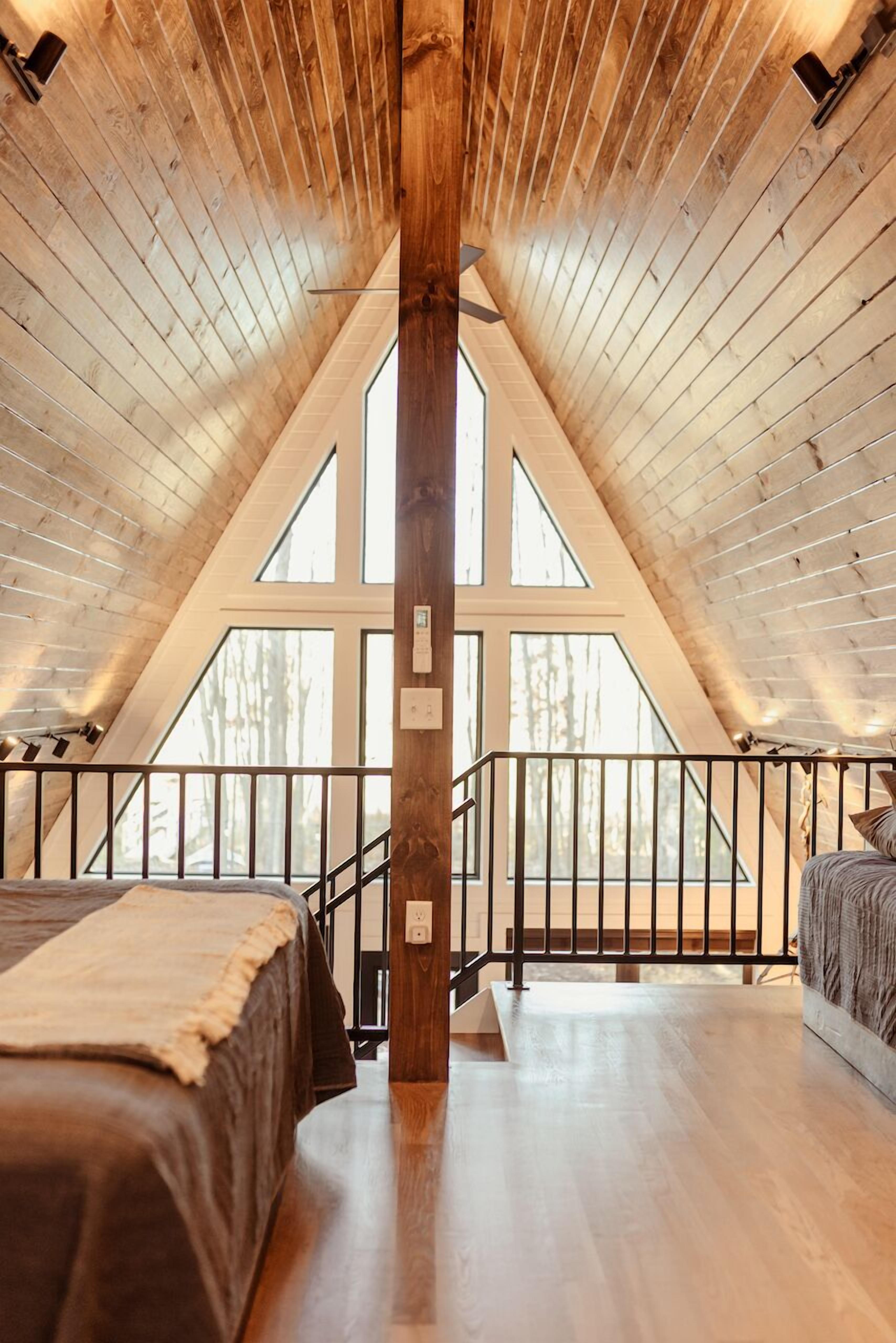 2 slaapkamers, een strijkplank/strijkijzer, reisbedje, gratis wifi