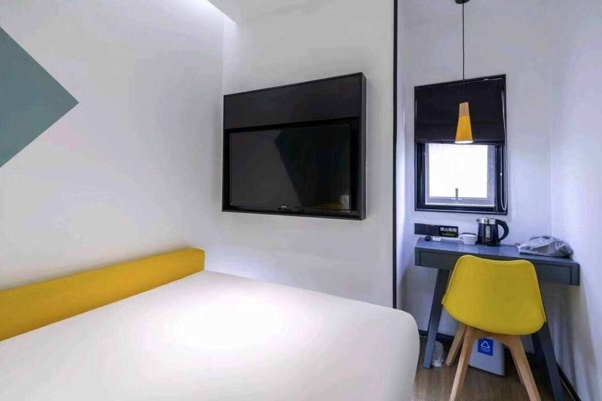 Basic Double Room | WiFi (free)
