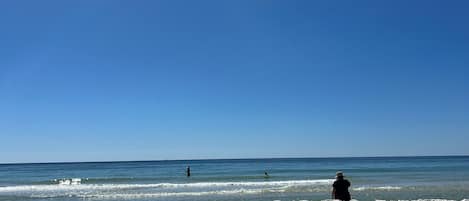 Beach nearby, sun loungers, beach towels