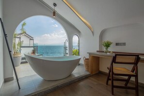 Comfort Double Room, Patio, Ocean View | Blackout drapes, free WiFi - Dali Lanting Seaview Resort Hotel (Dali)