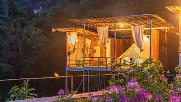 Tenda, pemandangan kebun | Wi-Fi gratis dan seprai linen