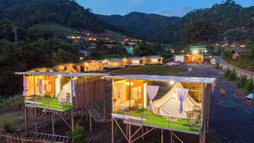 Tenda, pemandangan kebun | Wi-Fi gratis dan seprai linen