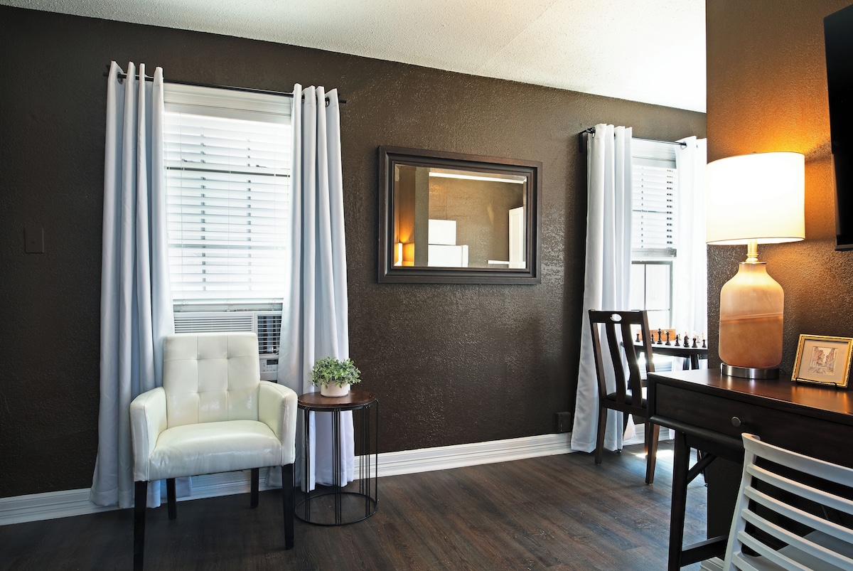 Photo 10 of 1BR The Pawns Suite! Montrose Finds & Brews