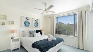 3 室のベッドルーム、アイロン / アイロン台、WiFi、ベッドシーツ