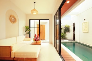 Villa, Non Smoking, City View | Living area