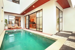 10 indoor pools