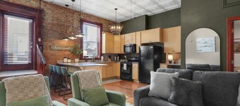 Patio/Fire Pit | Downtown | Parking | King Bed