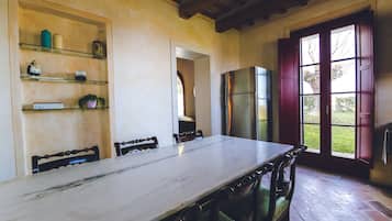 Villa | Dining