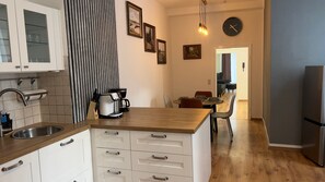 Private kitchen - Koblenz, 1 Bed, Sleeps 5, City Views (Koblenz)