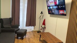 Living area - Koblenz, 1 Bed, Sleeps 5, City Views (Koblenz)