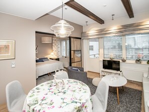 1 habitación, tabla de planchar con plancha y acceso a internet 