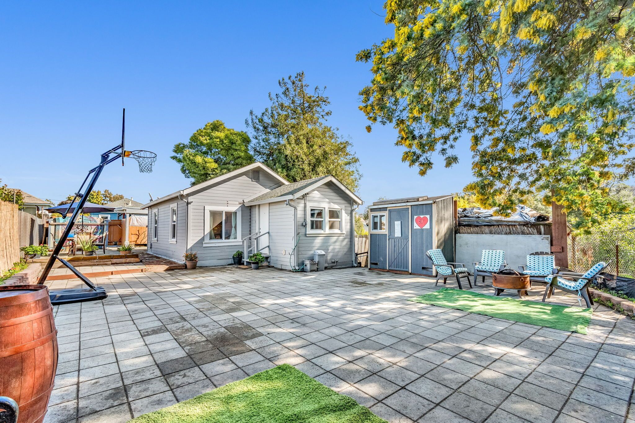 屋外ダイニングエリア