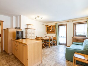 Living area - Cosy apartment for 4 people with balcony (Canazei)