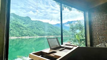 Bungalow Deluxe, quang cảnh hồ, cạnh hồ | Quang cảnh hồ