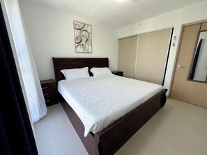 2 bedrooms, bed sheets