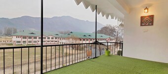 Treebo Vitasta Villa