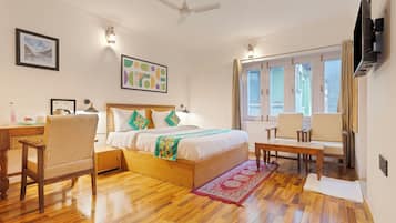 Deluxe Room | Individually furnished, desk, blackout curtains, iron/ironing board