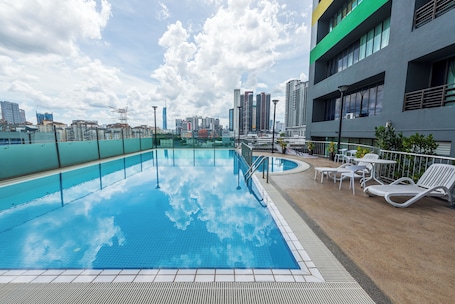 Kolam renang terbuka