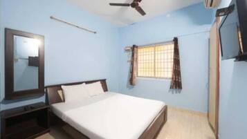 Deluxe Double Room, Multiple Bedrooms, City View | Free WiFi, bed sheets