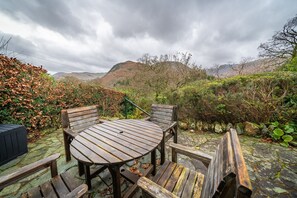 Outdoor dining - Ghyll Foot - Cottage with a garden and parking in Patterdale (Patterdale)