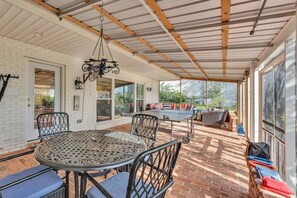 Outdoor dining - Lakeside Adventure Retreat | Heated Pool, Game Room & Private Dock | Optional Boat Cruise (Winter Haven)