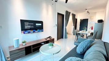 Deluxe Apartment, 1 Bedroom | Living area