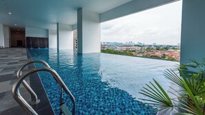 Kolam renang terbuka 