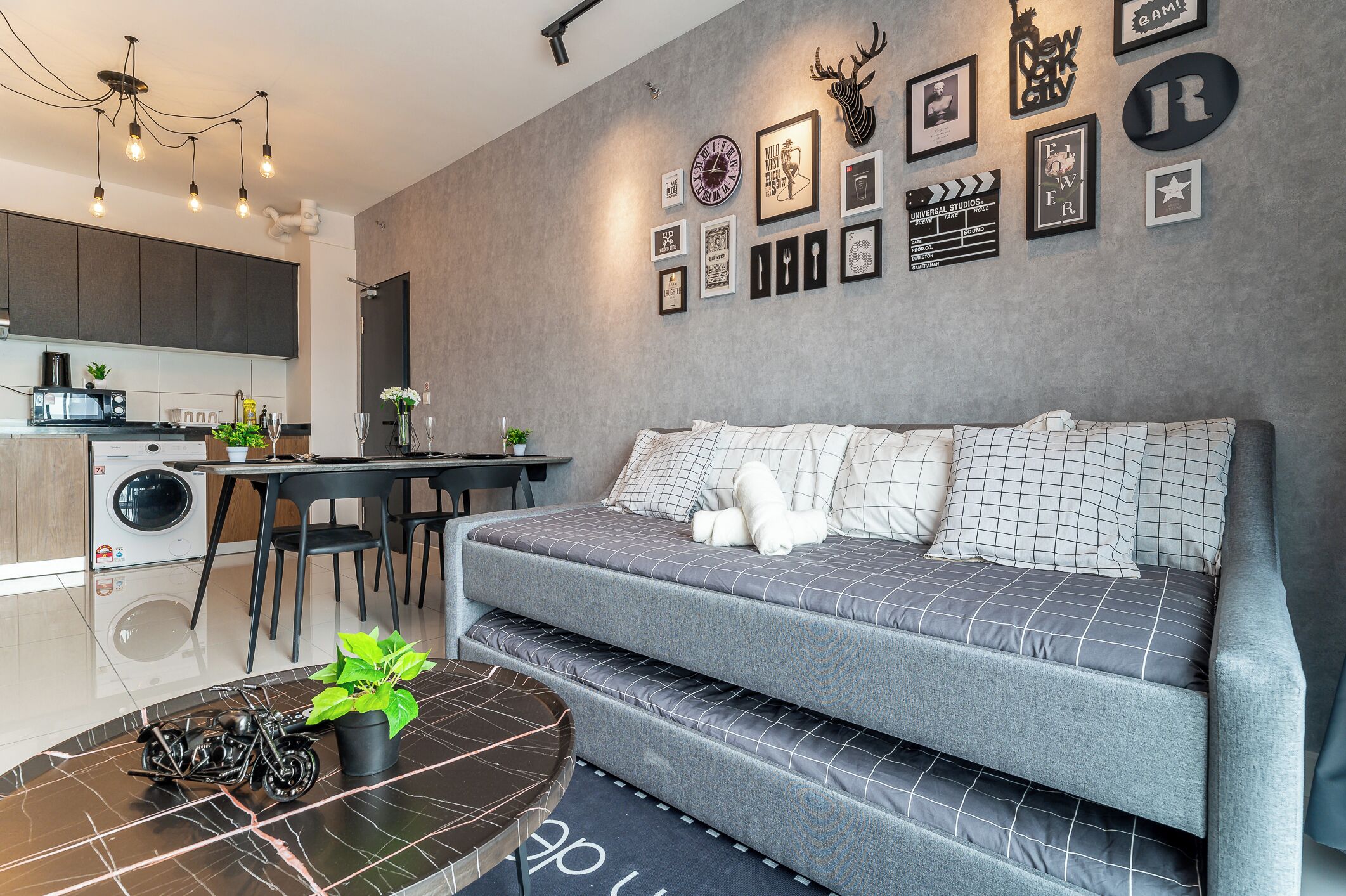 Superior Apartment, 3 Bedrooms | Living area