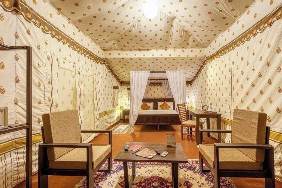 Luxury Tent, Non Smoking, Private Bathroom | 1 bedroom, in-room safe, desk, laptop workspace