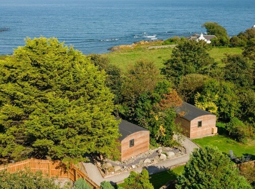 Ivy -  a pod that sleeps 4 guests  in 2 bedrooms