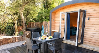 Ivy - a pod that sleeps 4 guests in 2 bedrooms