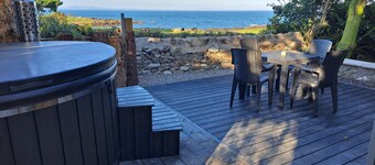 Rowan - a pod that sleeps 4 guests in 2 bedrooms