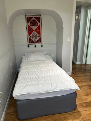 3 室のベッドルーム、アイロン / アイロン台、WiFi、ベッドシーツ