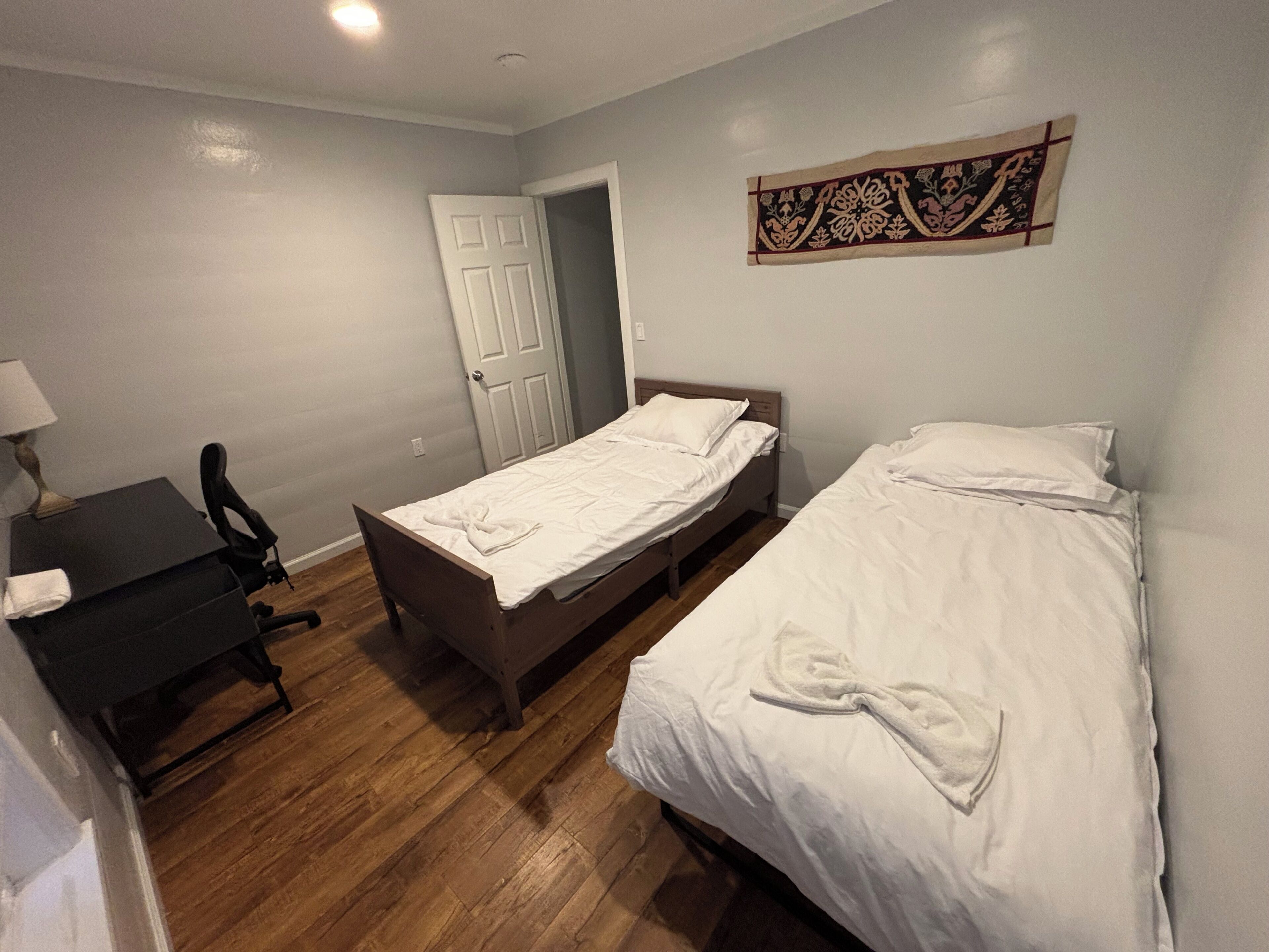 3 bedrooms, iron/ironing board, WiFi, bed sheets