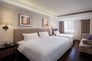 Quarto triplo família, vista para a cidade | Vista do quarto