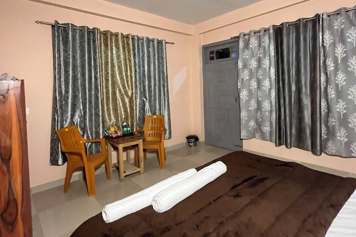 Premium Super Deluxe Riverside Room | Bàn, truy cập Internet không dây miễn phí
