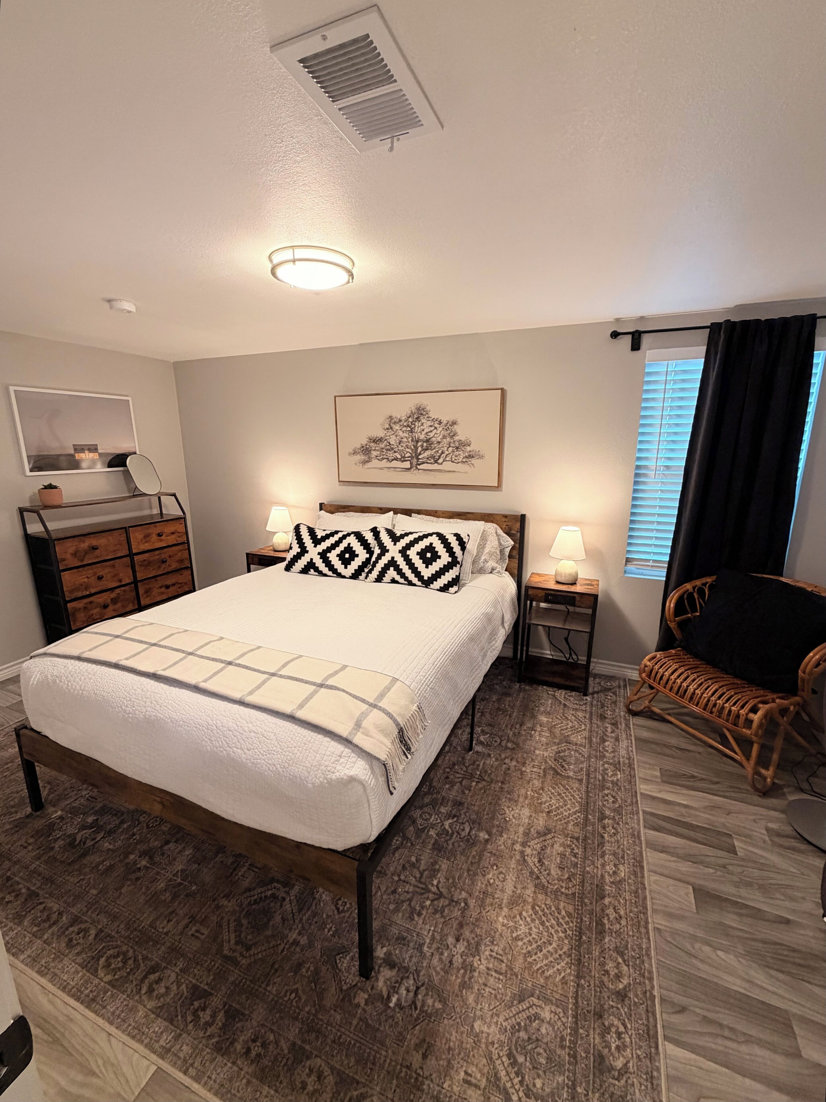 1 habitación, tabla de planchar con plancha, wifi gratis y ropa de cama 