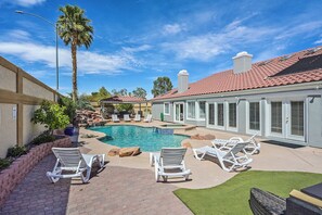 Pool - 8 Bdr/5 Ba 16 Beds, Free Spa Heat (Las Vegas)