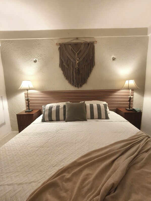 4 bedrooms, in-room safe, iron/ironing board, free WiFi