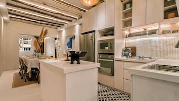 Fridge, microwave, oven, stovetop