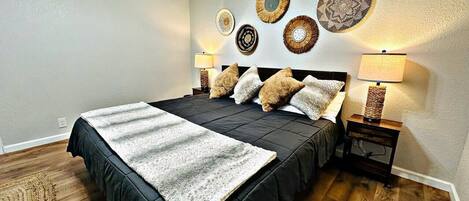 2 bedrooms, iron/ironing board, WiFi, bed sheets