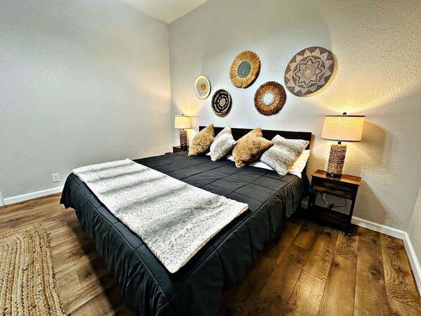 2 bedrooms, iron/ironing board, WiFi, bed sheets