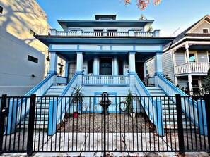 Exterior - Classy 2BR/1.5BA Downtown Sacramento (Sacramento)