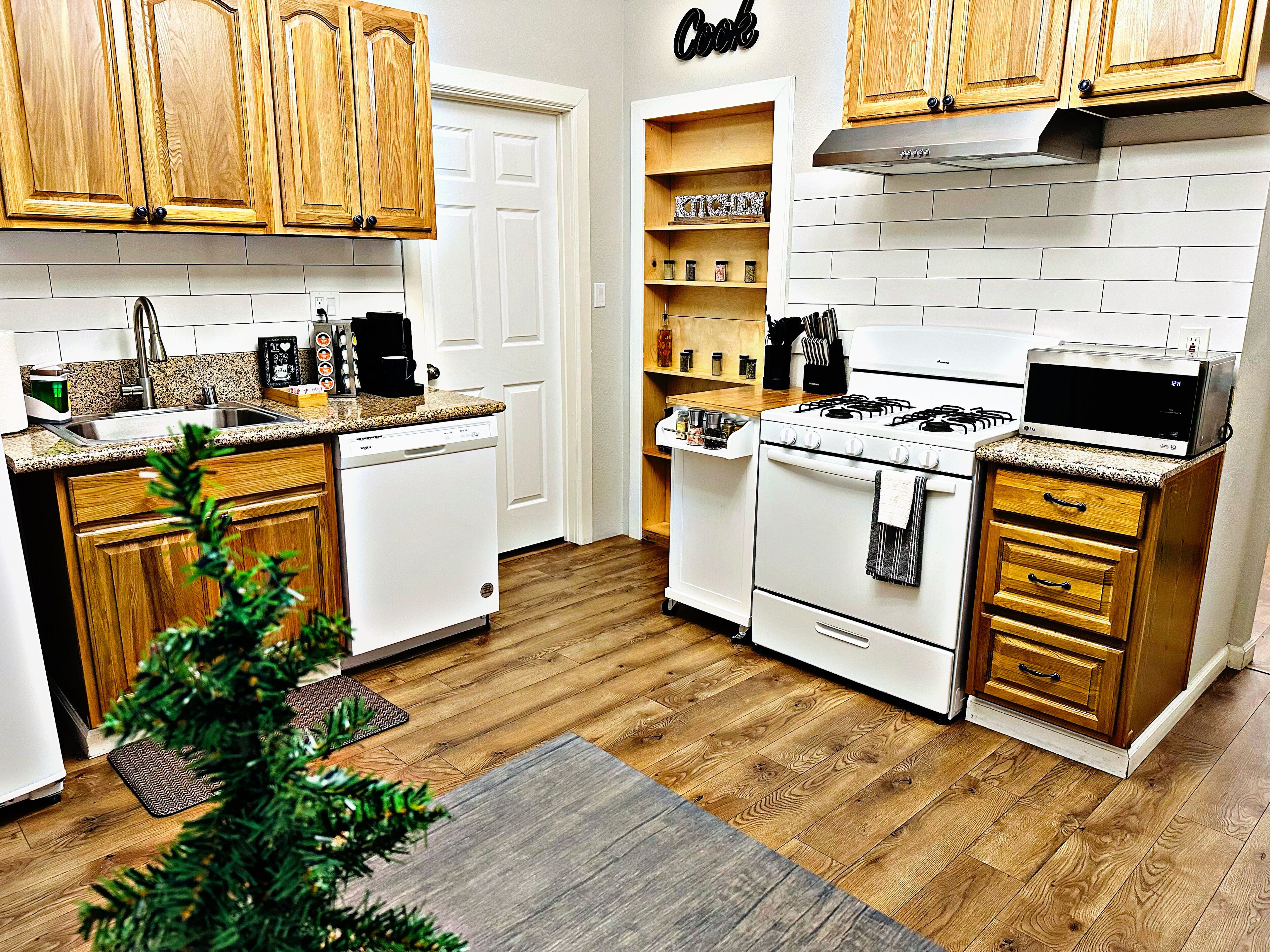 Microwave, oven, stovetop, dishwasher